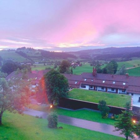 Апартаменты Berg-Juwel Hallenbad Mit Sauna Миссен-Вильхамс Экстерьер фото